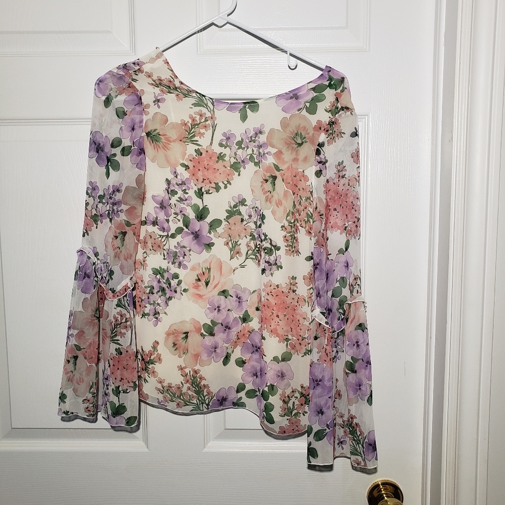 MASSIMO DUTTI NWT floral blouse